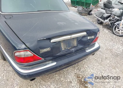 2000 Jaguar Xj8 Vanden Plas from USA, damaged, VIN SAJDA24CXYLF05346